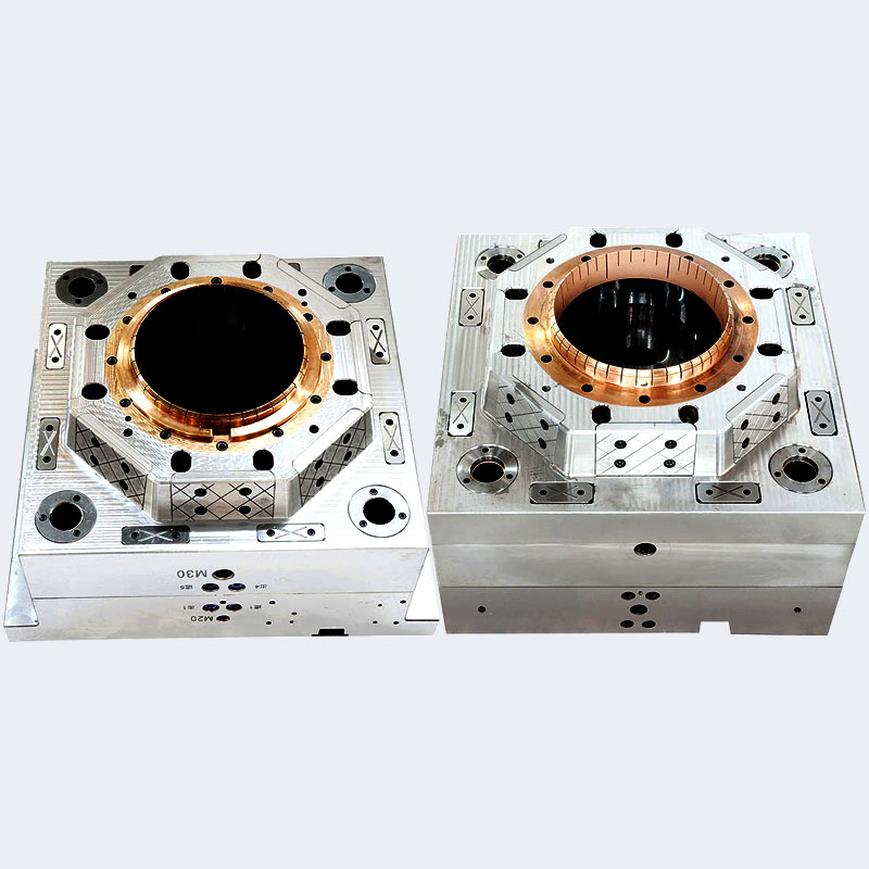 INJECTION MOULD